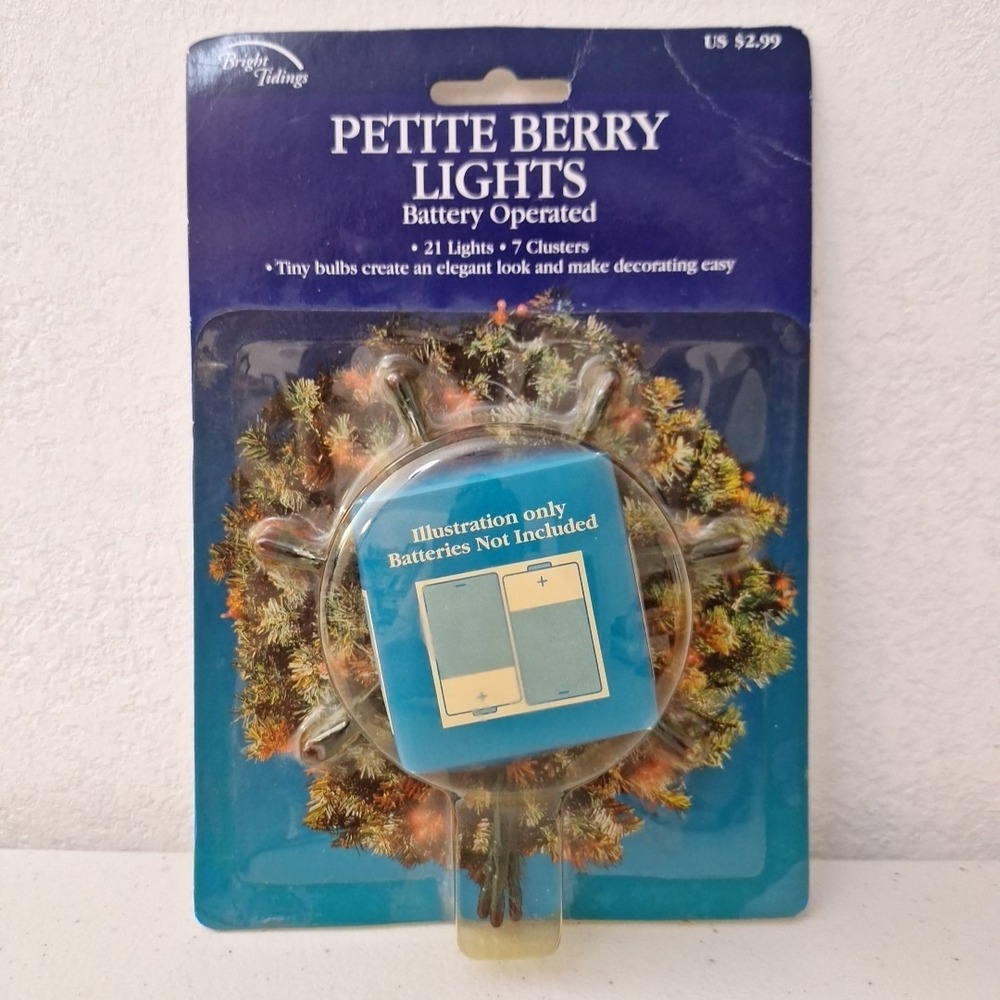 Vintage RARE Bright Tidings Petite Berry Cluster Lights Wreath Battery Op. NEW
